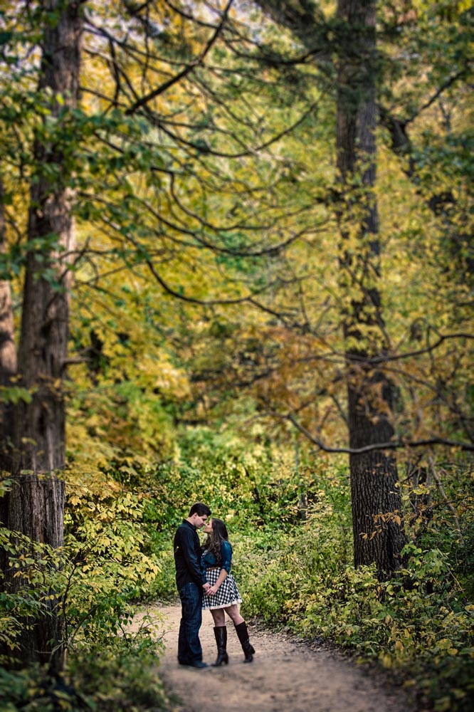 Distant kiss at Starved Rock