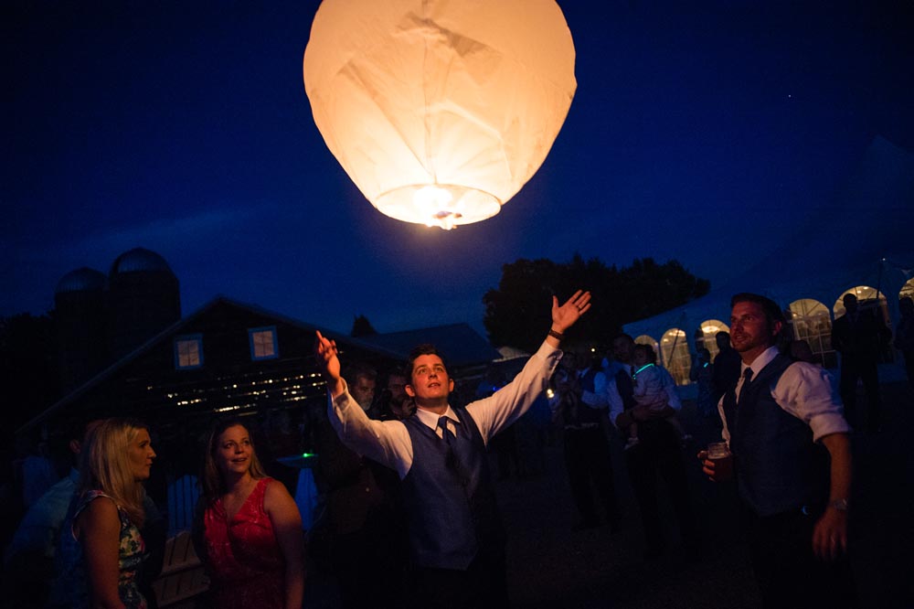 Chinese lantern release at wedding 